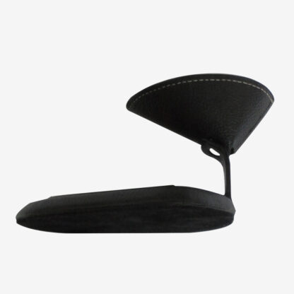 X 1120 - LEATHER PIPE STAND