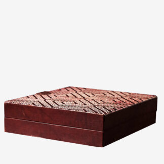 HUM 035 - HUMIDOR BOX - WHITE(TOOLED) + REDDISH BROWN