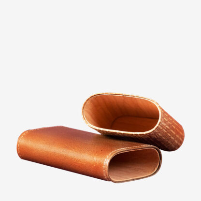 CO39 - CEDAR CIGAR CASE - WHITE(TOOLED) +TAN CO39 - CEDAR CIGAR CASE - WHITE(TOOLED) +TAN