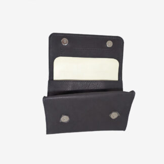 X 832 - TOBACCO POUCH